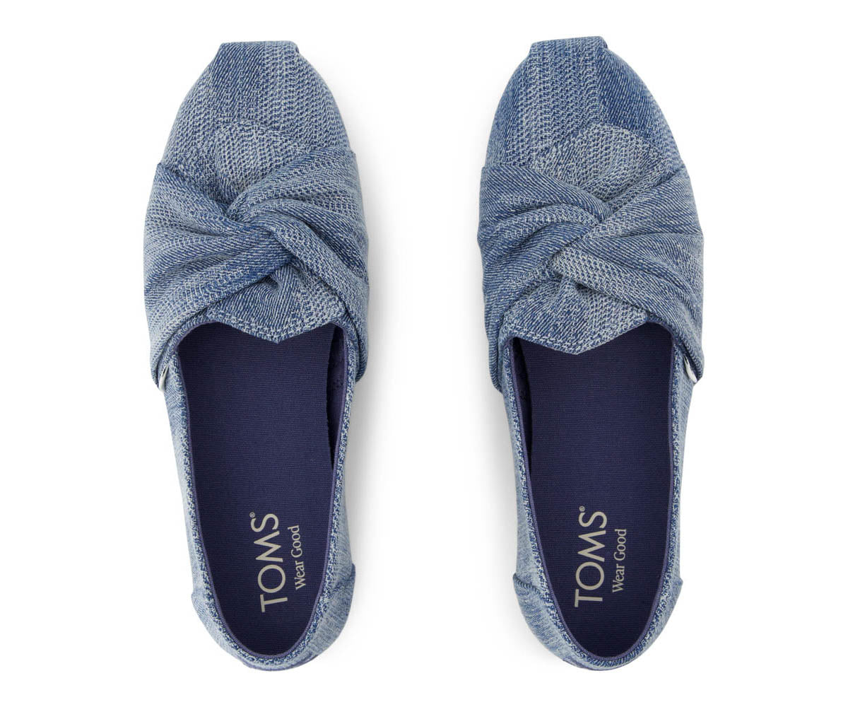 TOM10021940_W_AlpargataClassic3_DarkSkyTexturedDenimKnot_T.jpg